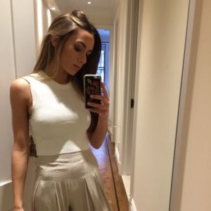 Meet your Posher, Caroline